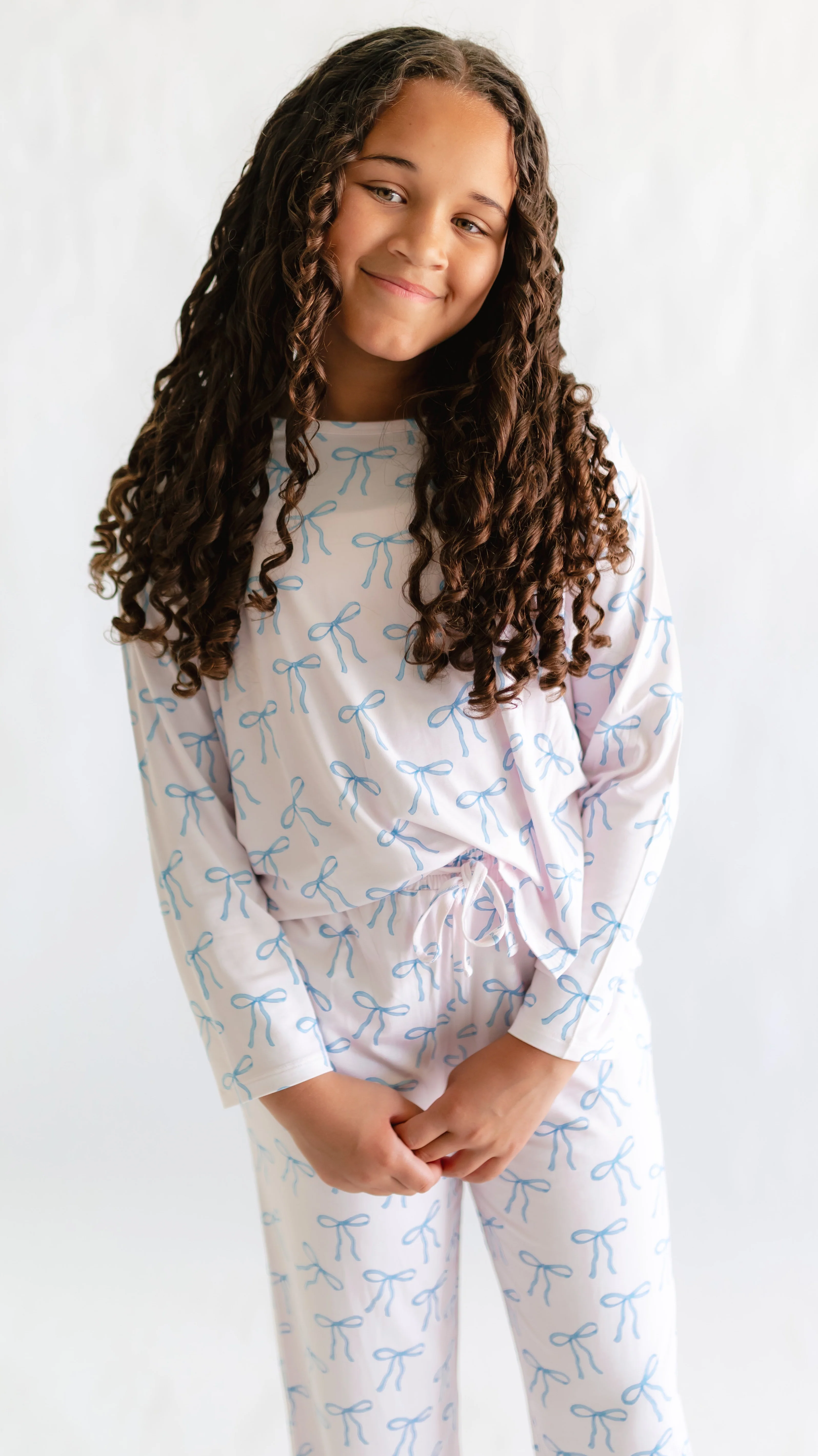 Girl's Long Sleeve and Pants Set in Blue Bows - Image 3