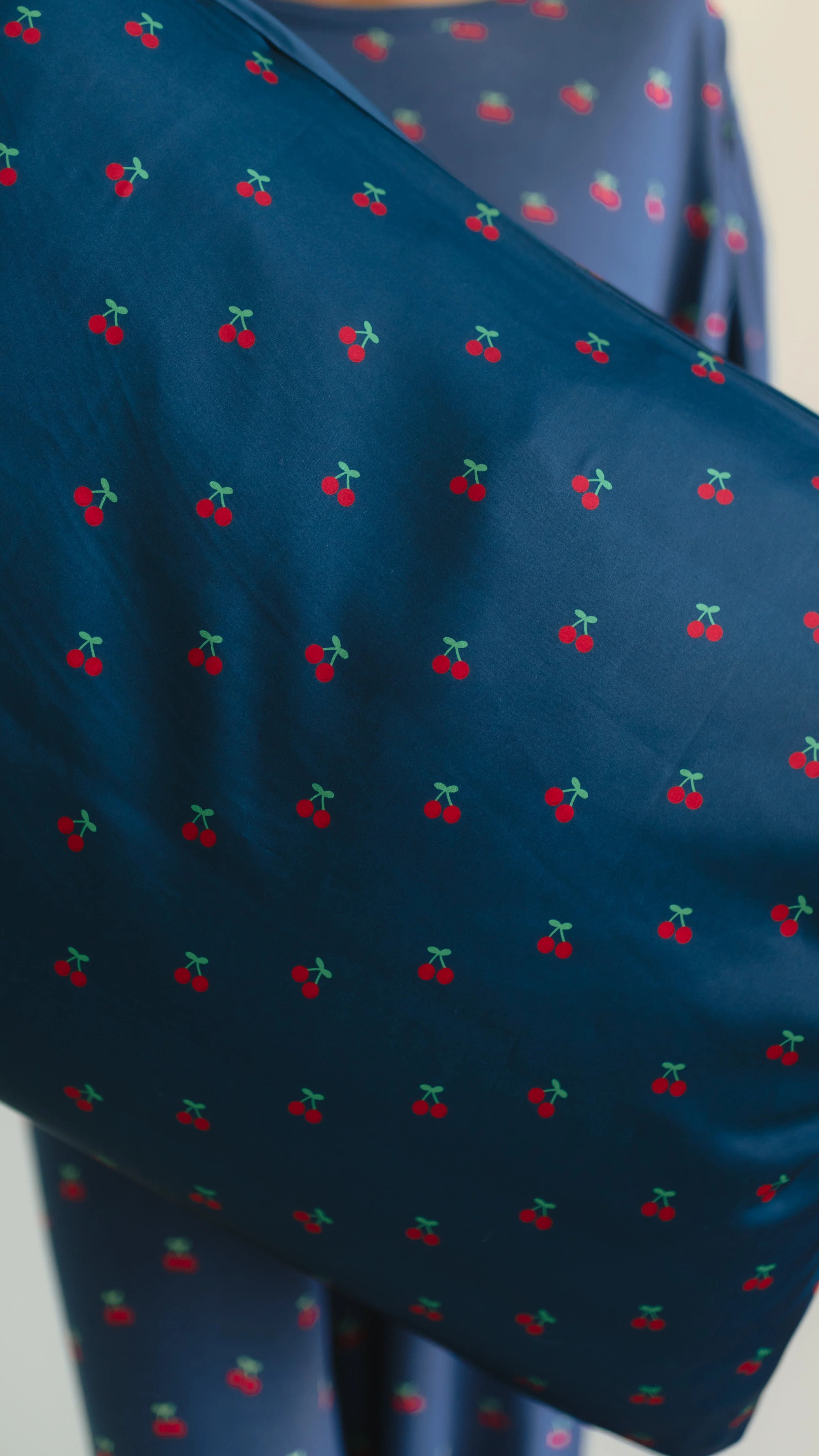 Satin Pillowcase in Cherries