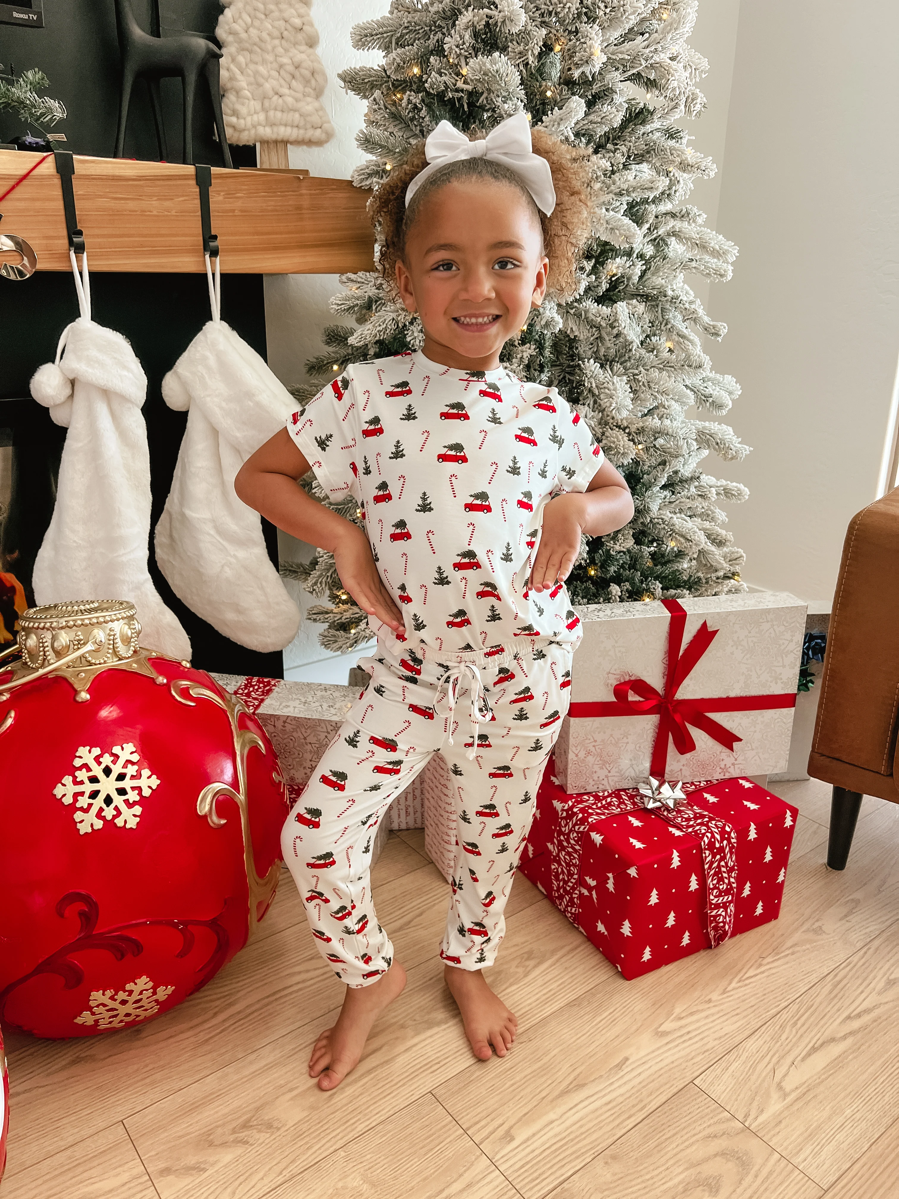 Youth Jogger Set In Candy Cane Lane - Image 4