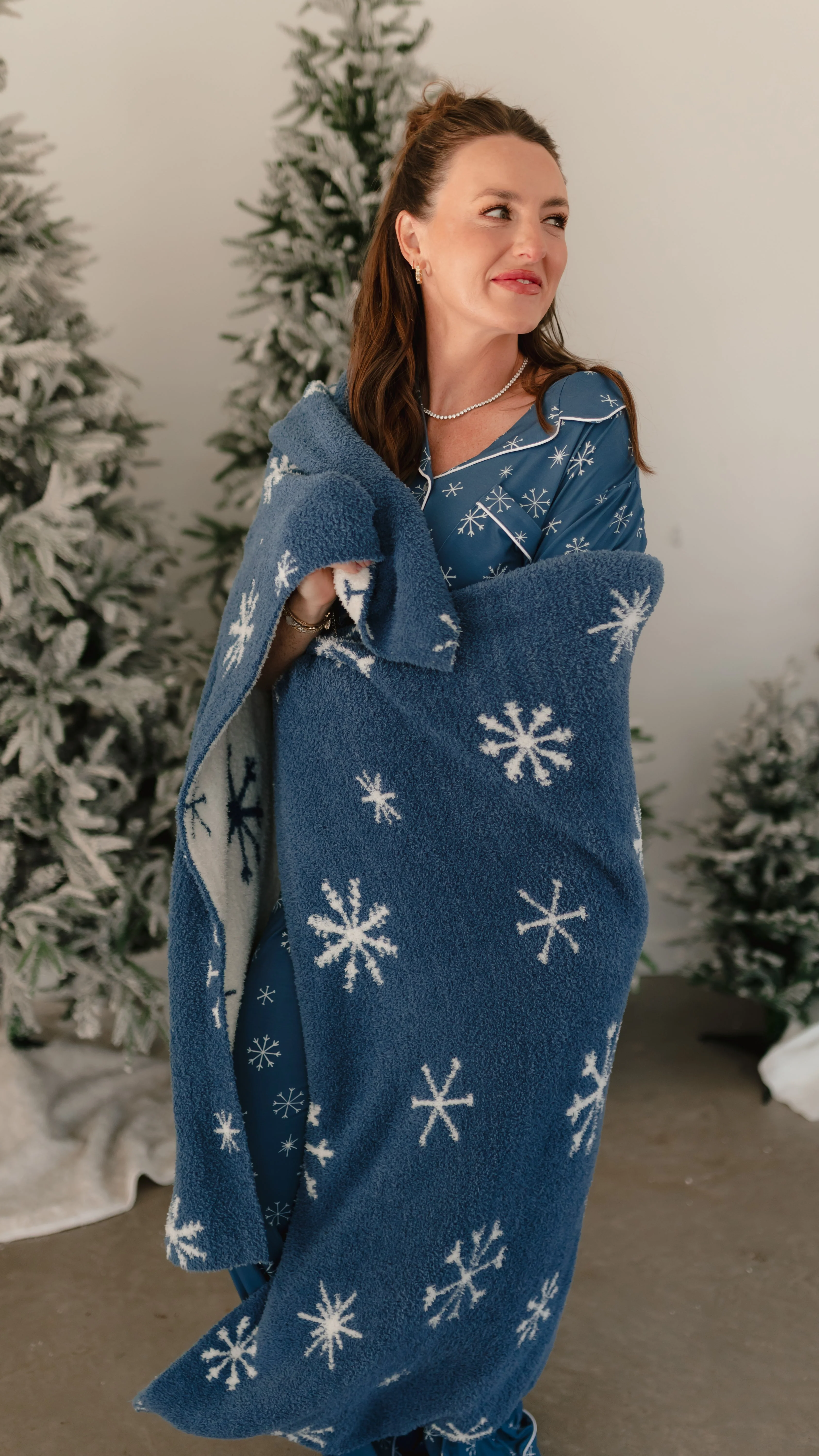 Youth Plush Throw Blanket in Snowflakes - Image 2